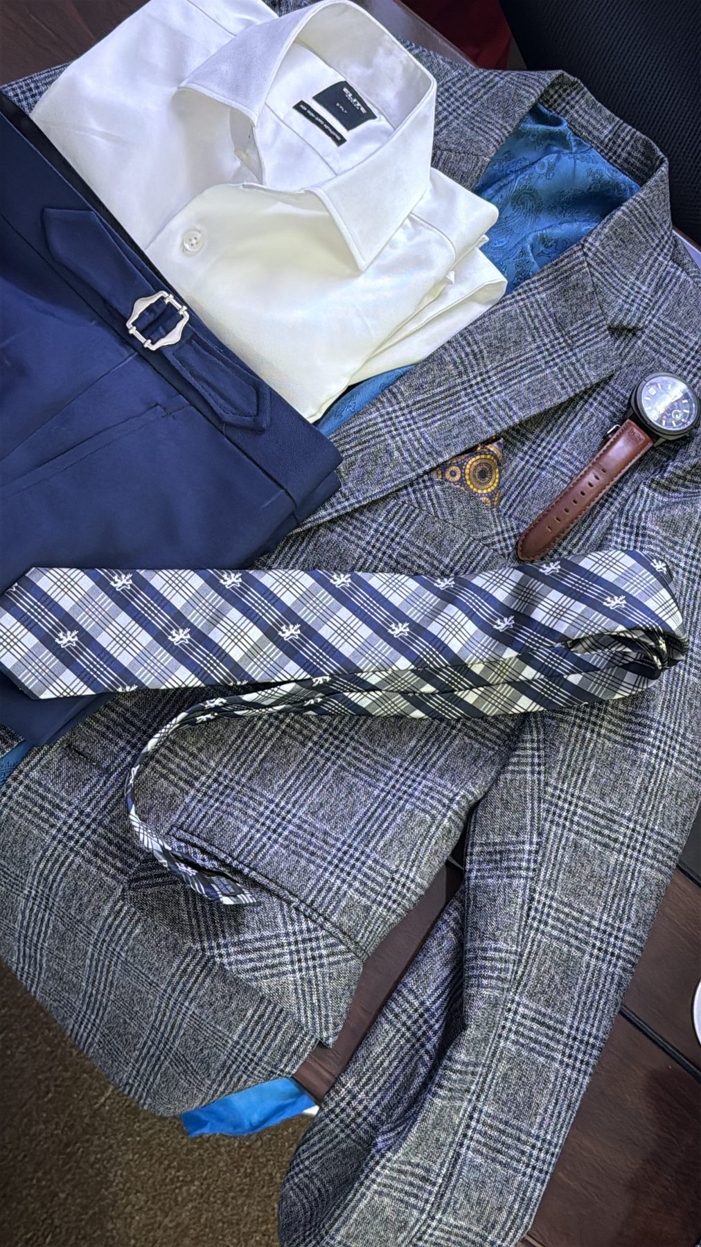 Shirt, tie and suit fabric details